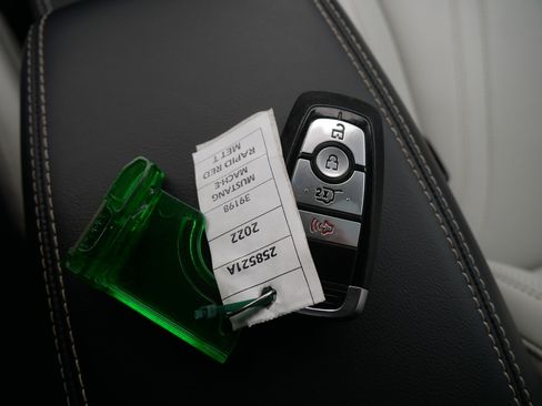 Certified 2022 Ford Mustang Mach-E Premium image 33