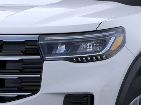New 2026 Ford Explorer Active RWD image 18
