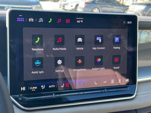 New 2026 Volkswagen Tiguan SE R-Line FWD image 16