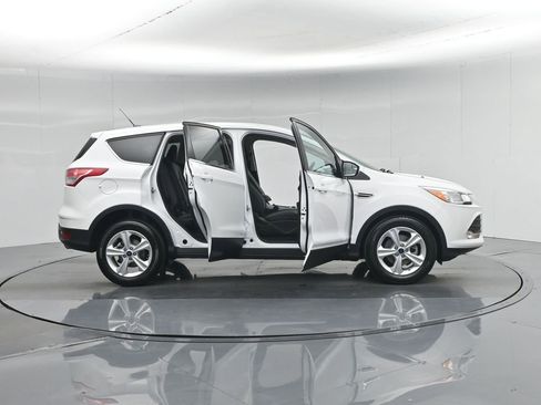 Used 2016 Ford Escape SE FWD image 4