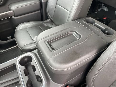 Used 2020 Chevrolet Silverado 2500 LTZ w/ LTZ Convenience Package image 21