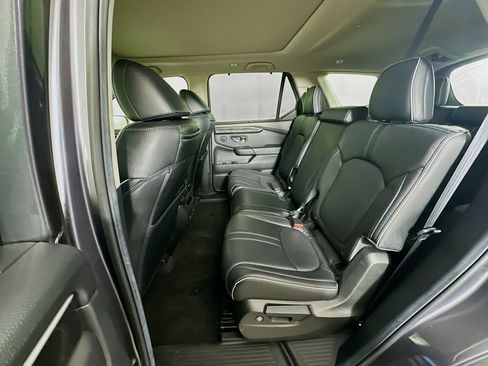 Used 2025 Honda Pilot Elite image 30