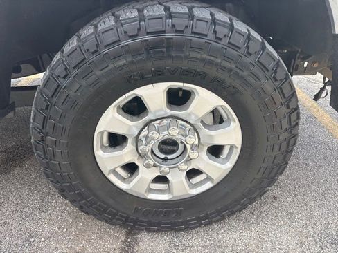 Used 2024 Ford F250 XLT w/ FX4 Off-Road Package AWD/4WD image 7