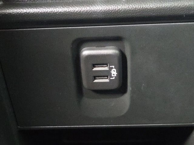 Used 2023 Chevrolet Traverse LT FWD image 19
