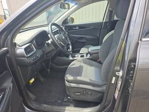 Used 2020 Kia Sorento S FWD image 5
