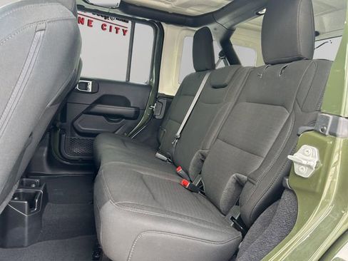 Used 2021 Jeep Wrangler Unlimited Sahara w/ Uconnect 4C Nav & Sound Group image 15