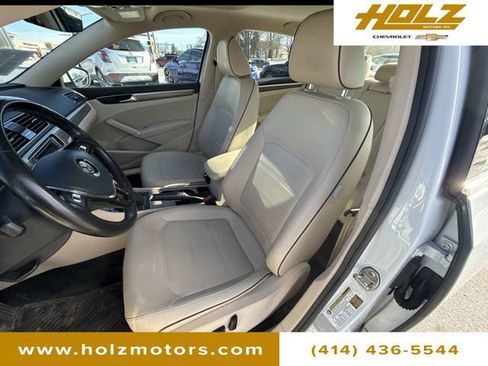 Used 2018 Volkswagen Passat 2.0T SE image 20