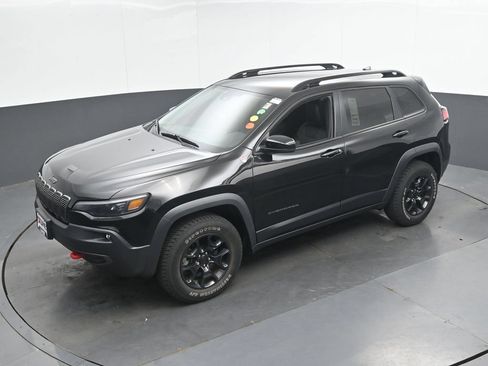 Used 2022 Jeep Cherokee Trailhawk w/ Premium Leather Package AWD/4WD image 37