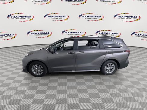 Used 2022 Toyota Sienna XLE FWD image 5