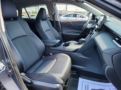 Used 2022 Toyota Venza LE AWD/4WD image 21