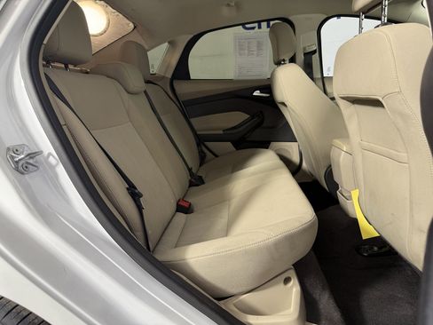 Used 2018 Ford Focus SE image 16