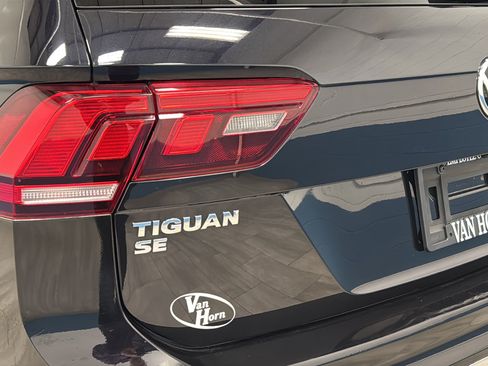 Used 2020 Volkswagen Tiguan SE w/ Panoramic Sunroof Package FWD image 38