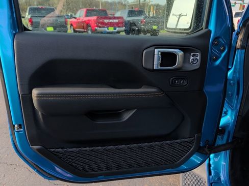 New 2026 Jeep Wrangler Unlimited Sahara AWD/4WD image 30