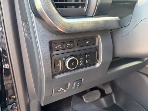 Certified 2024 Ford F250 Lariat w/ Lariat Ultimate Package AWD/4WD image 11