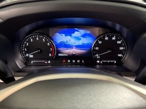 Used 2023 Ford Explorer XLT AWD/4WD image 26
