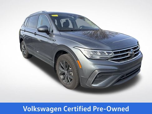 Certified 2024 Volkswagen Tiguan SE image 8