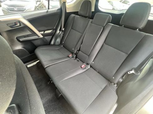 Used 2013 Toyota RAV4 XLE FWD image 32