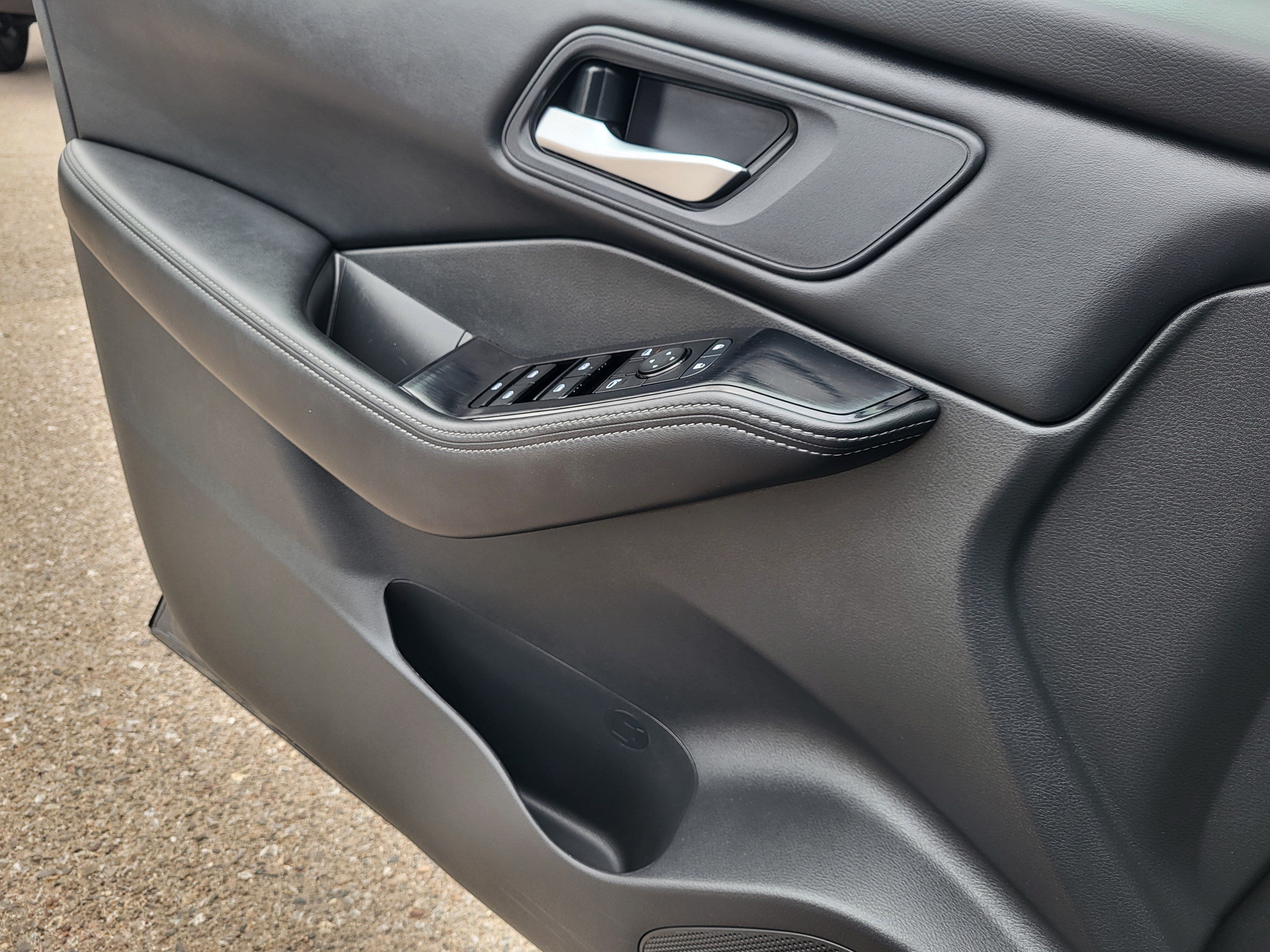 Certified 2024 Nissan Rogue SV FWD image 22