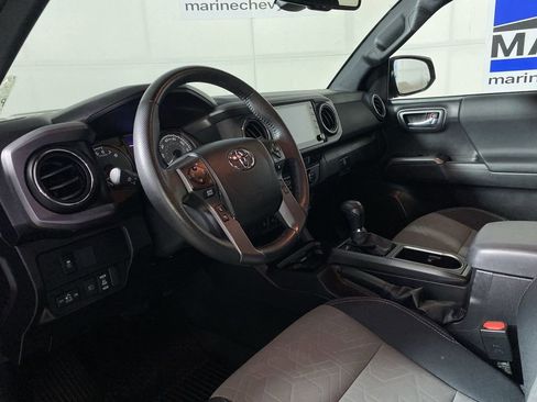 Used 2022 Toyota Tacoma TRD Sport w/ Technology Package AWD/4WD image 15