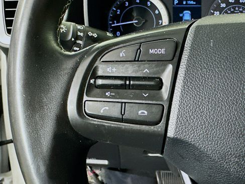 Used 2022 Hyundai Venue Limited w/ Cargo Package image 16