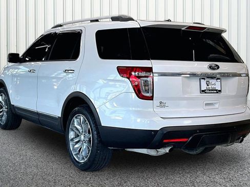 Used 2014 Ford Explorer XLT w/ Equipment Group 202A image 4