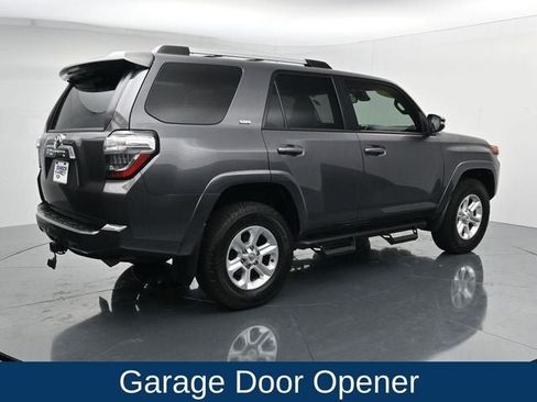 Used 2022 Toyota 4Runner SR5 Premium w/ Moonroof Package AWD/4WD image 11
