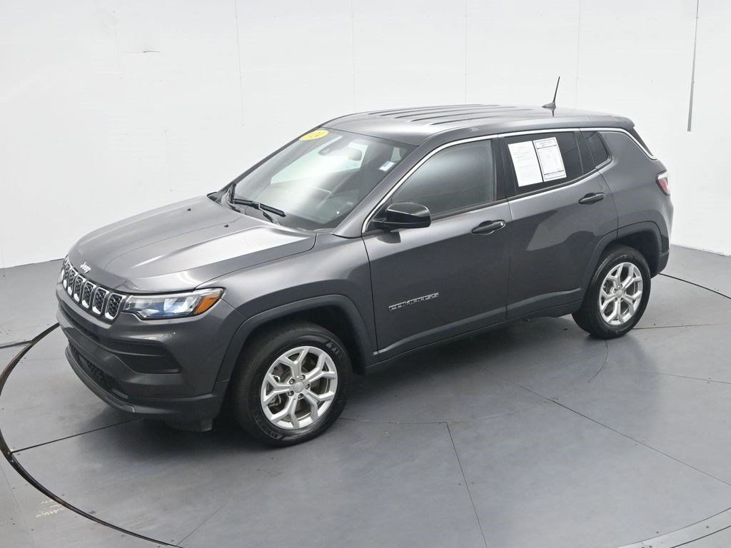 Used 2024 Jeep Compass Sport AWD/4WD image 31