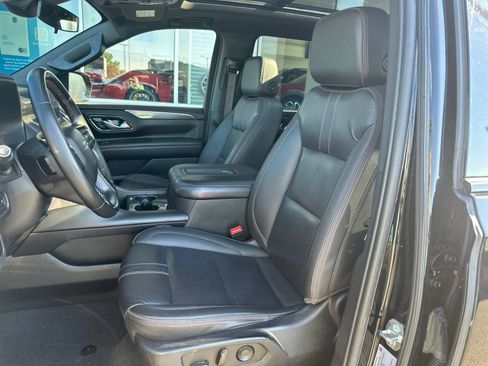 Used 2023 Chevrolet Suburban RST AWD/4WD image 23