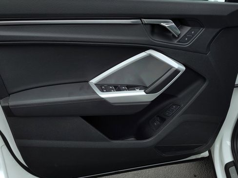 Used 2024 Audi Q3 2.0T Premium image 9