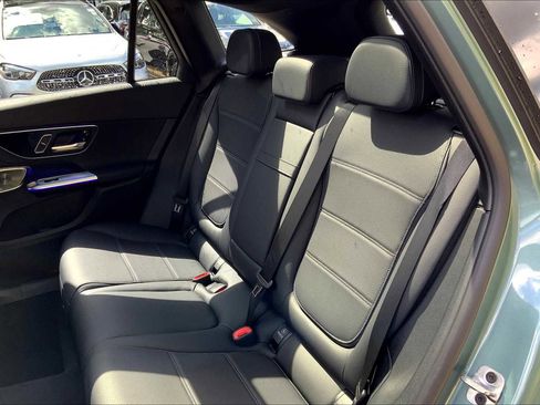 Used 2026 Mercedes-Benz GLC 300 4MATIC image 13