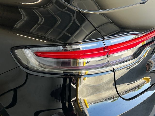 Used 2021 Porsche Macan AWD/4WD image 16
