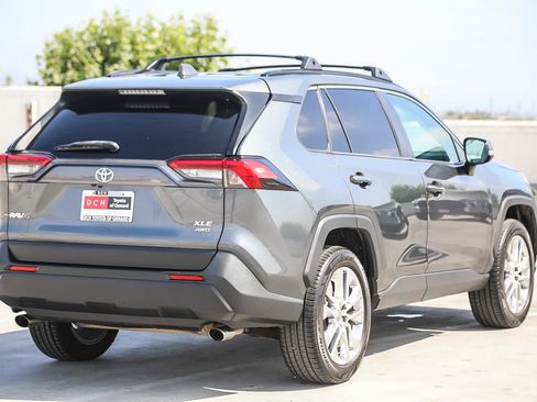 Certified 2019 Toyota RAV4 XLE Premium AWD/4WD image 5
