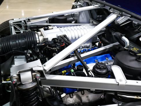 Used 2005 Ford GT RWD image 37