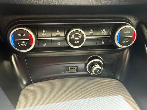 New 2025 Alfa Romeo Stelvio Sprint w/ Convenience Package AWD/4WD image 42