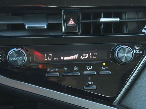 Used 2024 Toyota Camry XSE FWD image 12