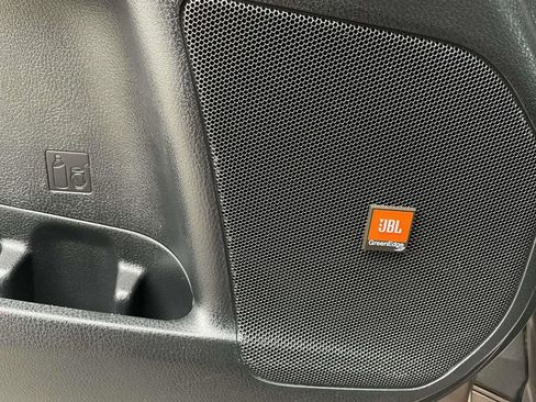 Used 2019 Toyota Highlander Limited FWD image 29