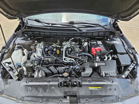 Used 2025 Nissan Altima 2.5 SV FWD image 31