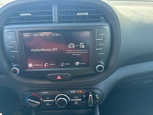 Used 2023 Kia Soul LX w/ LX Technology Package image 17