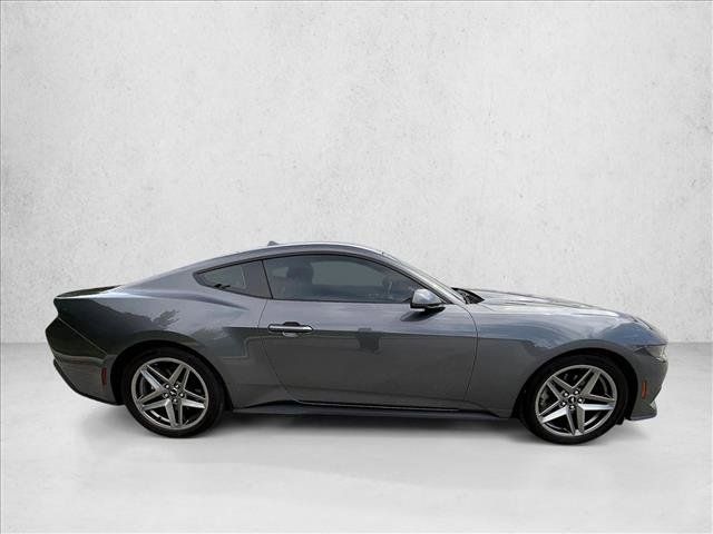 Used 2025 Ford Mustang Coupe RWD image 5