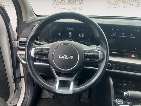 Used 2024 Kia Sportage EX FWD image 12