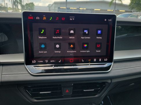 New 2026 Volkswagen Tiguan SE R-Line FWD image 23