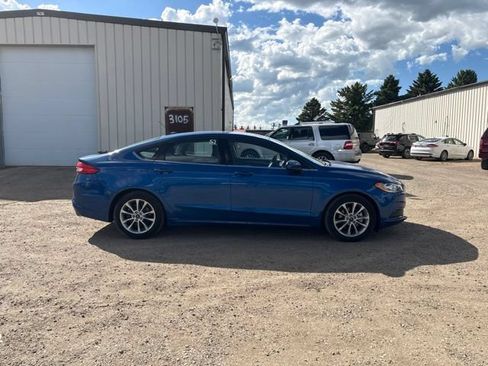 Used 2017 Ford Fusion SE FWD image 10
