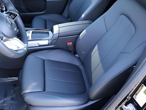 New 2026 Mercedes-Benz GLB 250 4MATIC image 32