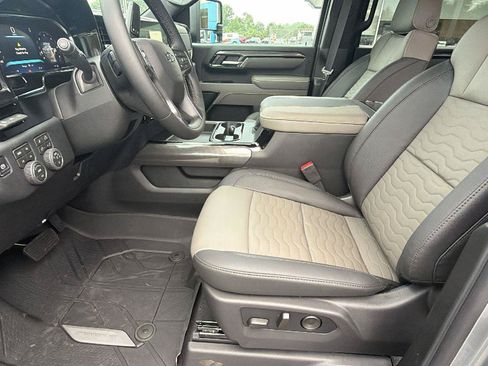 New 2026 Chevrolet Silverado 2500 ZR2 w/ LPO, Dark Essentials Package AWD/4WD image 17