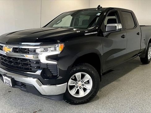 Used 2025 Chevrolet Silverado 1500 LT image 3