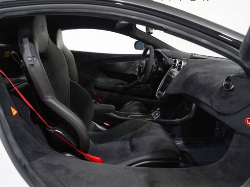 Used 2019 McLaren 600LT RWD image 16