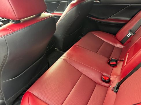 Certified 2022 Lexus IS 300 image 9