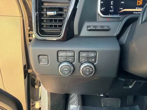 New 2026 GMC Sierra 2500 AT4 w/ AT4 Premium Plus Package AWD/4WD image 30