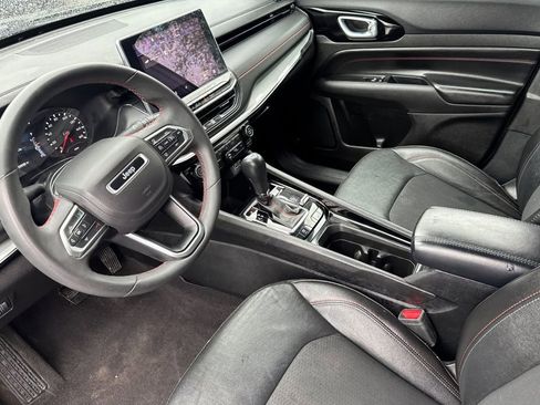 Used 2024 Jeep Compass Trailhawk AWD/4WD image 10