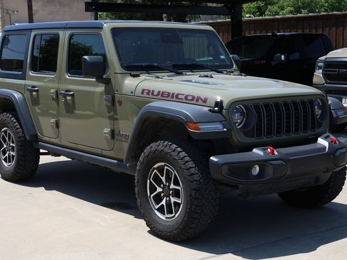 Used 2026 Jeep Wrangler Unlimited Rubicon AWD/4WD image 3